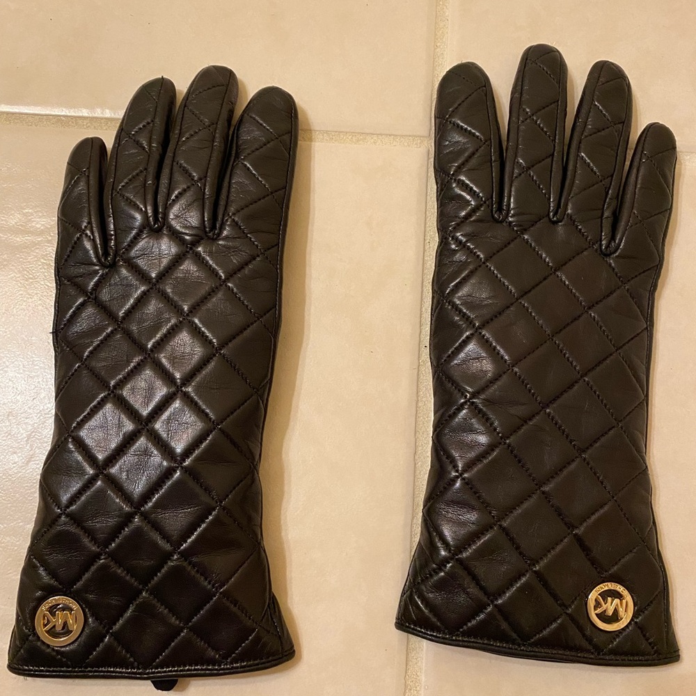 Michael Kors black quilted leather gloves